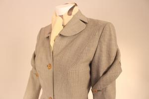 Closeup of 1940s Adrian suit, 1958.30AB (photo: Allison Moorman)